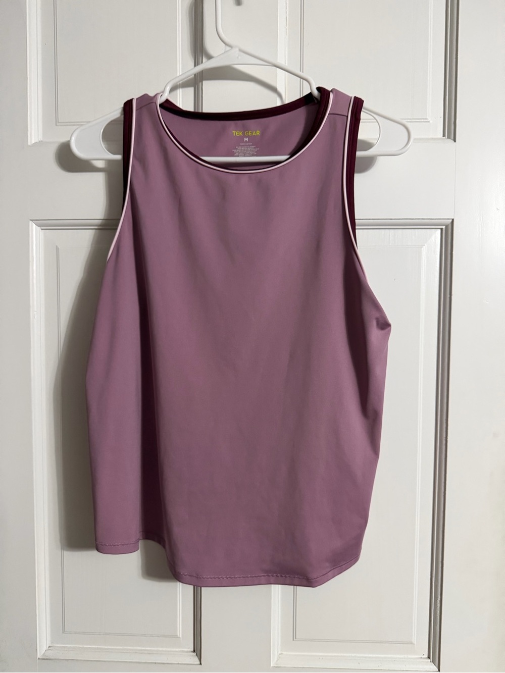 tek gear mauve tank with contrast trim